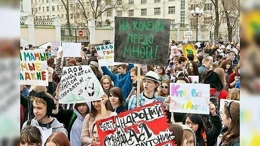 Два водителя и 17-летняя пассажирка пострадали в ДТП в Екатеринбурге