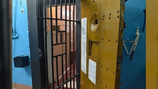 Главная картинка новости: Бывшего стоматолога из Екатеринбурга, пытавшегося взорвать сожительницу, будут судить