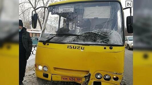 В ДТП с автобусами в Екатеринбурге пострадали два взрослых и два ребенка
