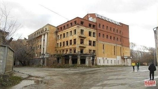 Главная картинка новости: Заброшенную больницу в Зеленой роще с торгов продают за 120 копеек