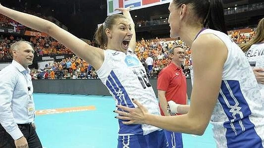 Главная картинка новости: Екатеринбургские волейболистки в составе сборной России стали чемпионами Европы 4 октября 2015 года – фото