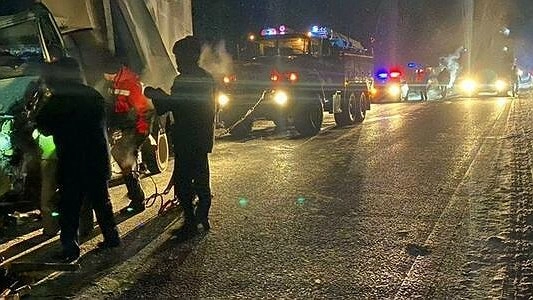 Главная картинка новости: Два человека погибли в ДТП с грузовиком на трассе "Екатеринбург-Тюмень"