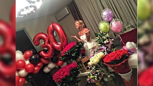 Главная картинка новости: Бузова и Волочкова отметили юбилеи в один день 20 января