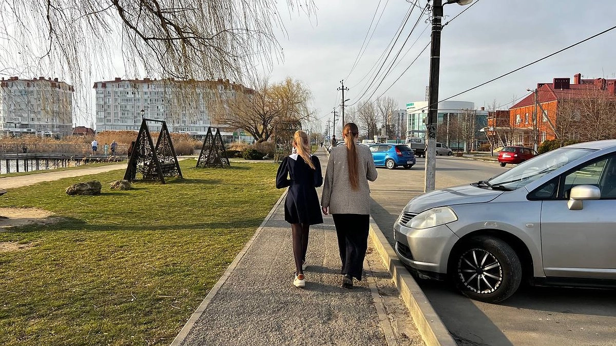 Каникулы в школах перенесли: одобрены новые летние даты: родители не в восторге