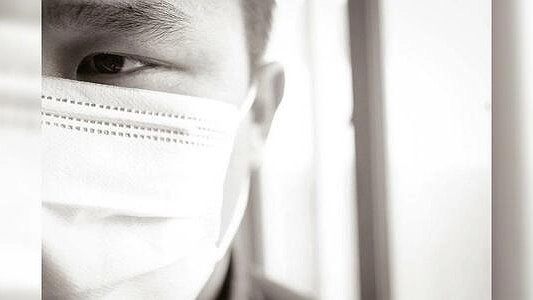 На Урале еще два человека умерли от коронавируса, более 170 заразились