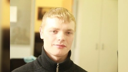 В Серове молодой человек поймал маленькую девочку, которая выпала с четвертого этажа