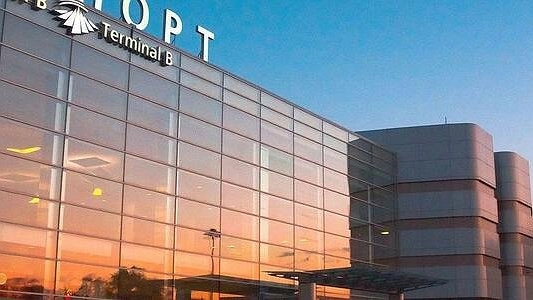 Главная картинка новости: Полиция Екатеринбурга нашла виновника ложной эвакуации аэропорта "Кольцово"