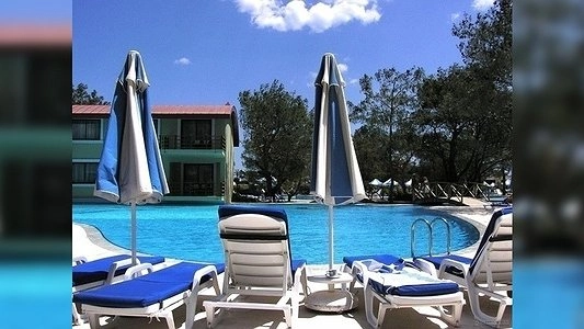 Российские туроператоры прекратили продажу путевок в Турцию