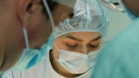 Пятикилограммовую опухоль на ноге мужчины удалили врачи из Екатеринбурга