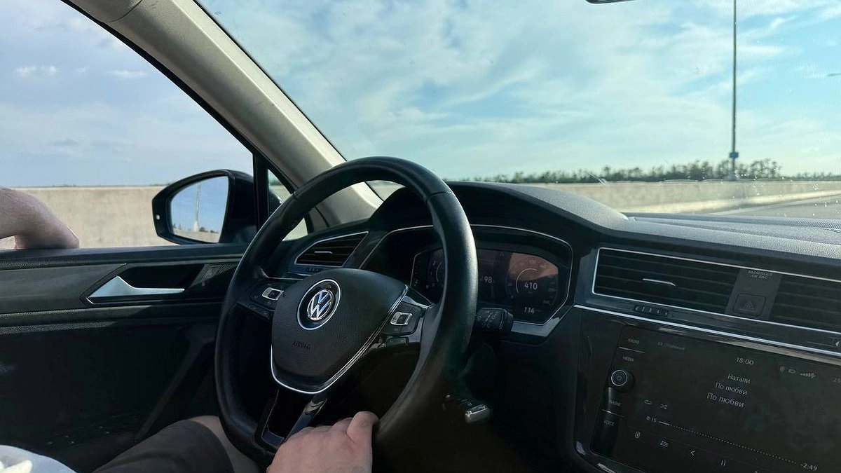 Шаг на «зебру» теперь не считается: вот когда водитель обязан уступить пешеходу и что ответить инспектору ГИБДД