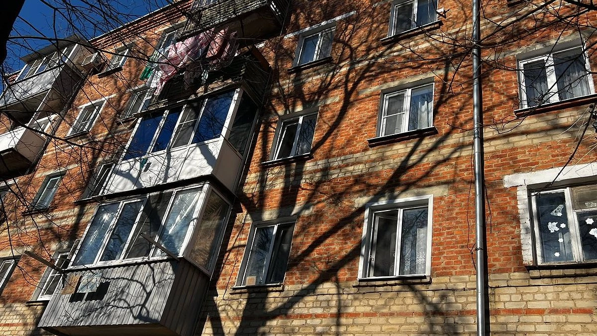 Теперь под запретом: застекленные балконы придется снести - кого заставят, поделился эксперт