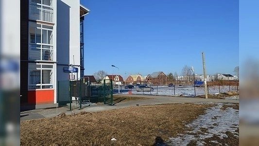 Главная картинка новости: В Екатеринбурге по суду снесут единственную в ЖК «Мичуринский» платную парковку