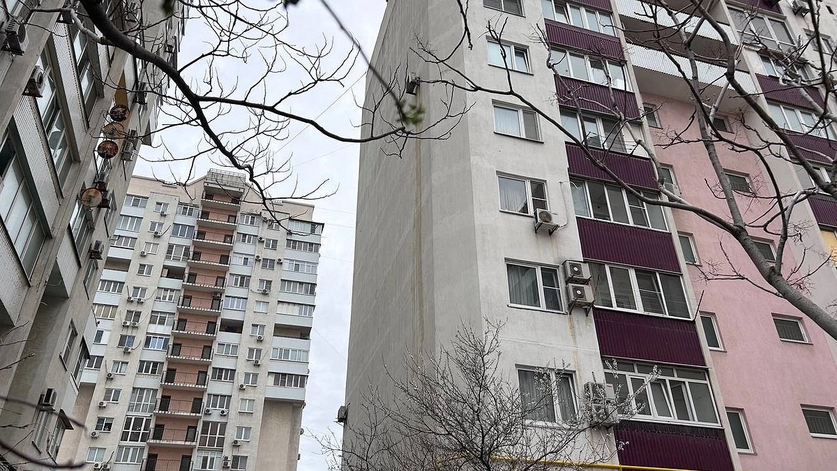 Главная картинка новости: Будет запрещено: с завтрашнего дня вводят новые правила для всех владельцев квартир с балконами и лоджиями