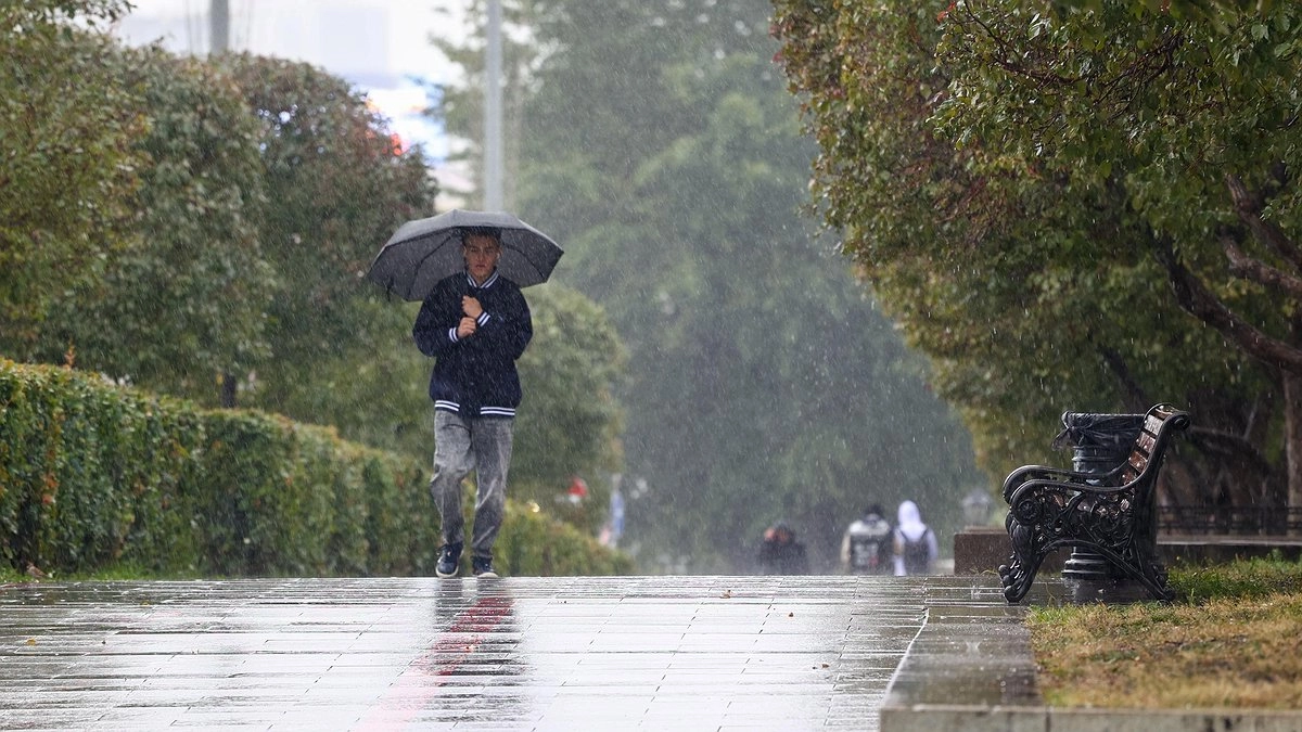 Экстренное предупреждение: синоптики предсказывают жуткую погоду в Свердловской области