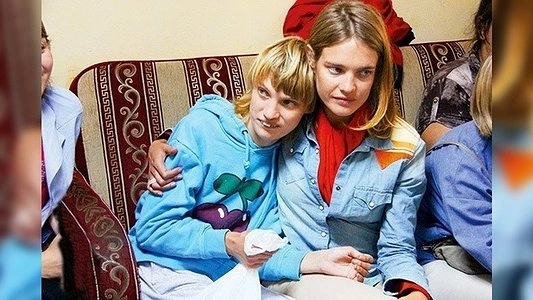 Больную аутизмом сестру Натальи Водяновой выгнали из кафе - 12 августа 2015