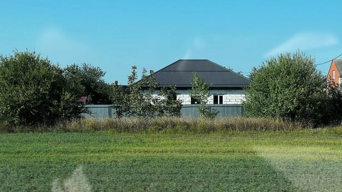 Коснётся всех, у кого участок в собственности: обяжут снести и не разрешат строить новое - новые запреты заработают с мая