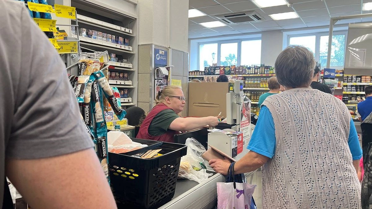 Бумажные чеки в магазинах могут отменить: что готовит налоговая