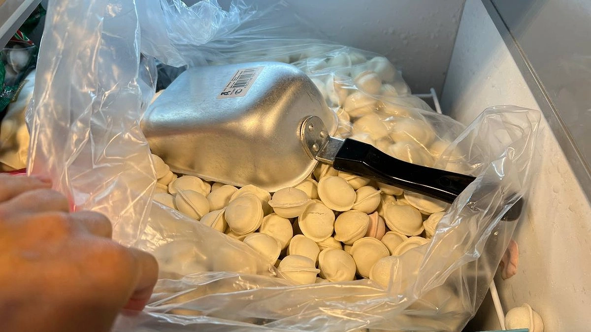 Главная картинка новости: Почему нельзя опускать пельмени в бурлящую воду