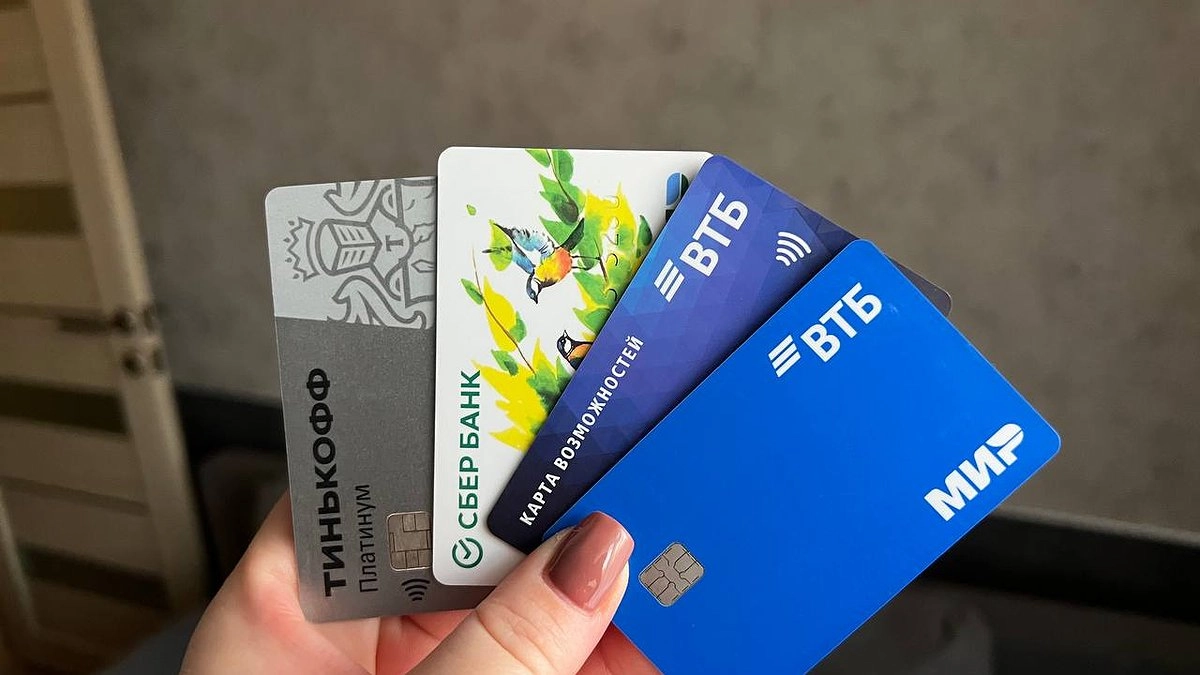 С сегодняшнего дня Сбербанк меняет правила по картам: кто хранит крупные суммы — в зоне риска