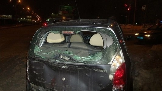 Одна улица, две аварии, шесть машин: в Екатеринбурге ночью произошло массовое ДТП