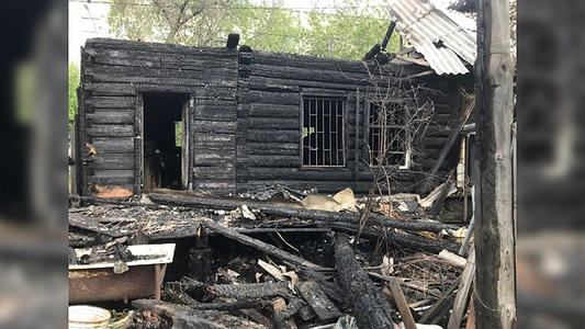 Главная картинка новости: Екатеринбуржец поджег дом брата, чтобы избавиться от долга