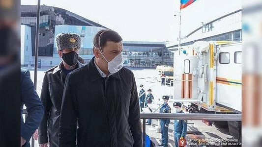 Главная картинка новости: Куйвашев попросил свердловчан брать паспорт при выходе на улицу