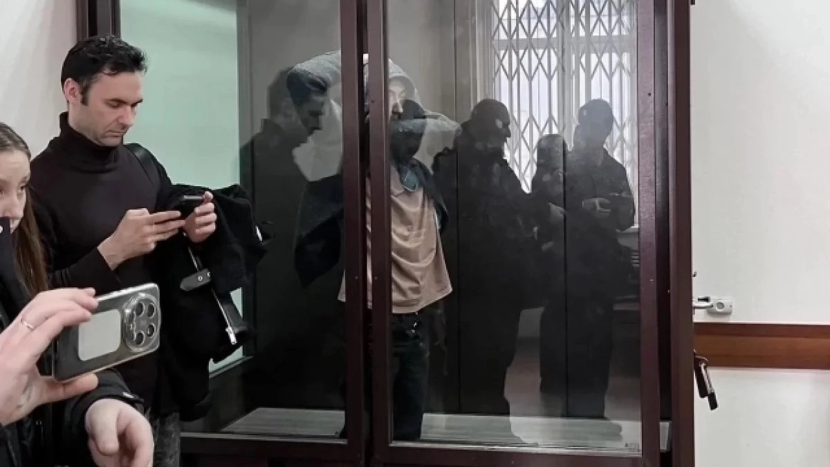 Убил и спрятал в шкафу: суд в Екатеринбурге арестовал мужчину по делу о смерти младшего брата