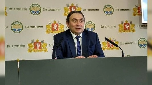 «5 миллиардов – на мусор, 900 миллионов – на воду»: министр Смирнов – о главных проблемах с ЖКХ на Урале