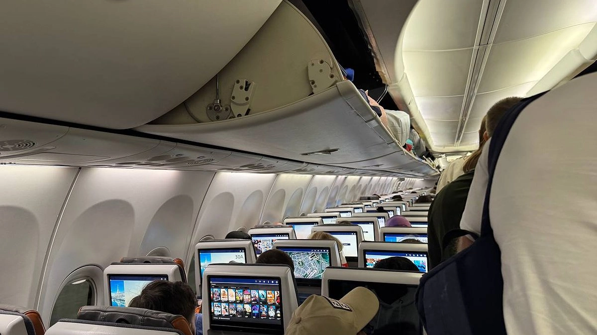 В аэропорту Кольцово 28 апреля задержаны семь рейсов — сверьте свой рейс со списком