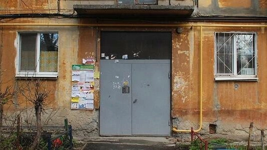 Что делать, если: не убирают подъезд, шумят соседи, мешают деревья во дворе