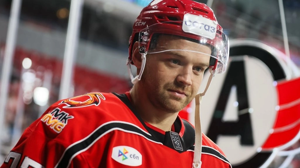 Главная картинка новости: ХК «Автомобилист» продлил контракт с Стефаном Да Костой