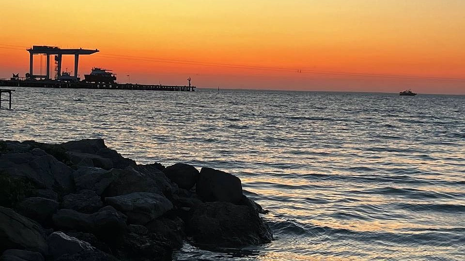 Главная картинка новости: Такой курорт на Черном море запросто заменит Анапу — здесь чистейшие пляжи и нет толп отдыхающих