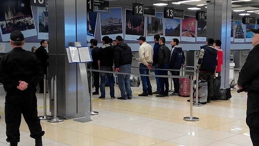 Судебные приставы «помогли» 15 мигрантам покинуть Свердловскую область