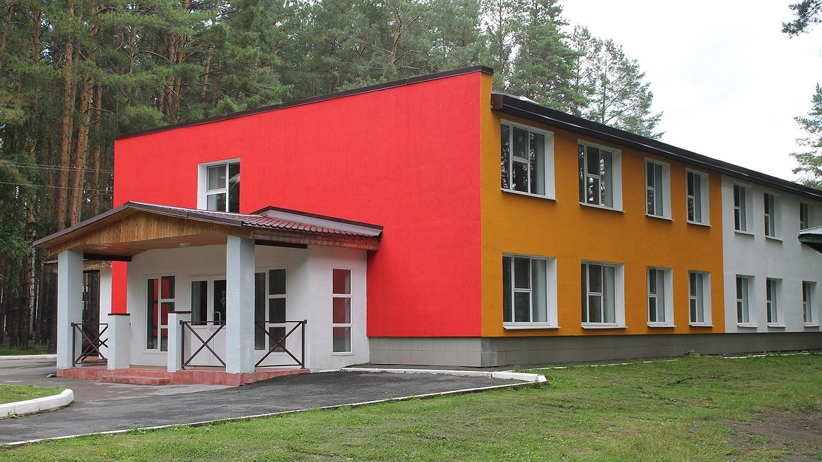 Смена приостановлена, дети выехали: Роспотребнадзор расследует вспышку норовируса в «Исетских зорях»