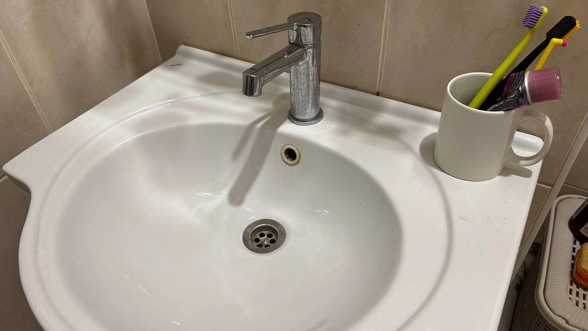 Вчего 1 ложка и 1 чашка в слив: жир ушел за 5 минут — эффективнее, чем уксус и сода