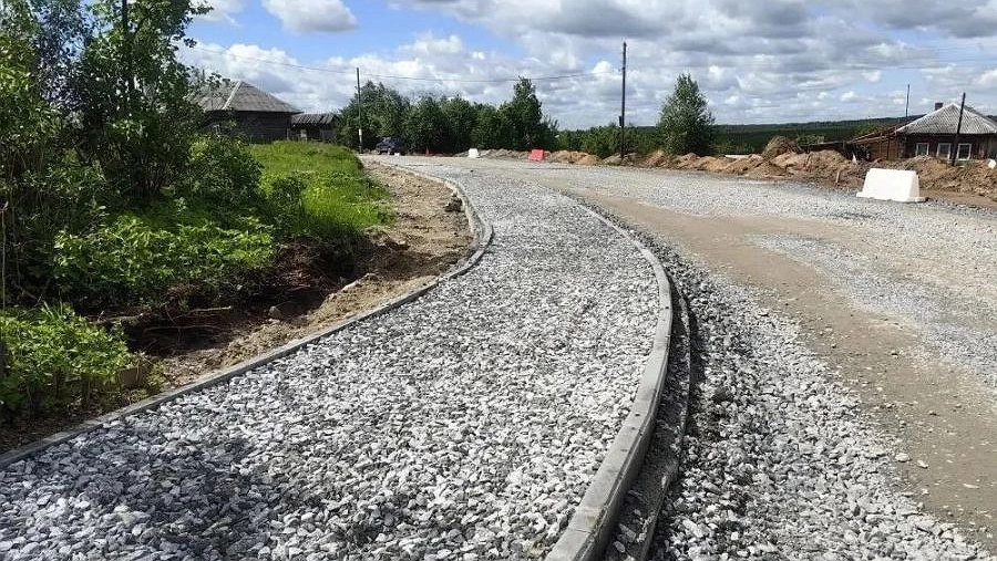 В Нейво-Шайтанском отремонтируют дорогу у церкви Петра и Павла XIX века: работы — без вреда для памятника истории