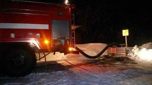 Главная картинка новости: Эвакуировали 29 детей: на Урале загорелась школа-интернат