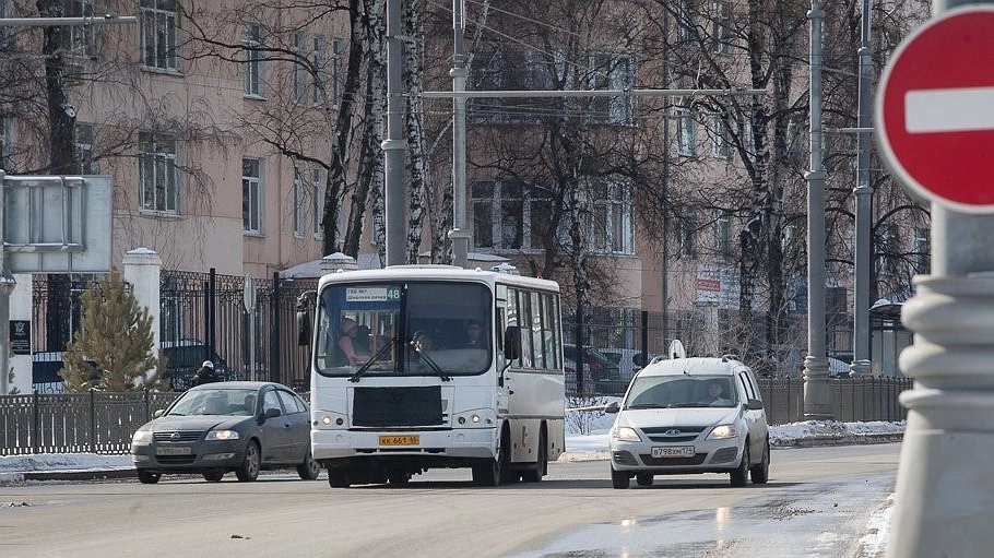 В Екатеринбурге три автобуса изменят схему движения