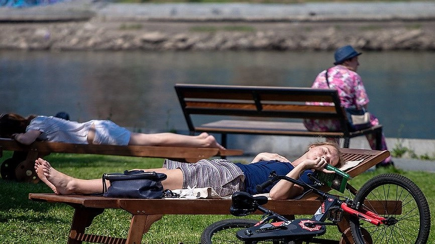 Екатеринбург в плену жары: 13 июня в городе стало самым жарким за 104 года