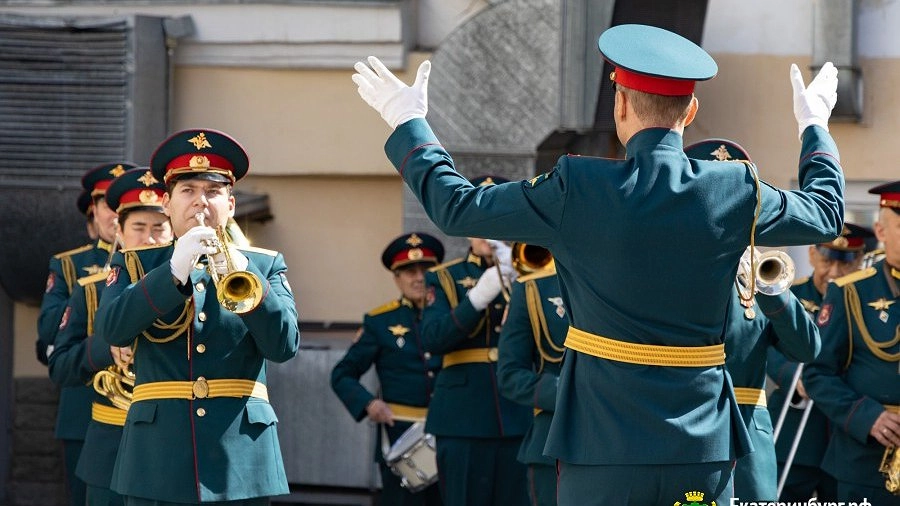 В Екатеринбурге открыли аллею в честь героев-суворовцев