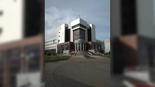 В Екатеринбурге экс-полицейский получил реальный срок за взятку