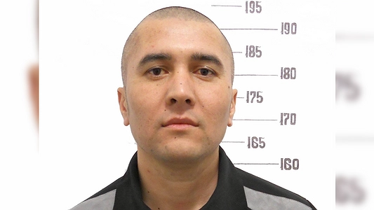 На Урале из колонии сбежал двухметровый заключенный