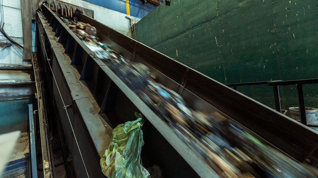 Главная картинка новости: Восемь полигонов и мусоросортировочных комплексов построят за пять лет в Свердловской области