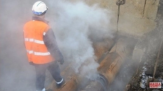 В Екатеринбурге 13 июля прорвало водопровод на Сортировке