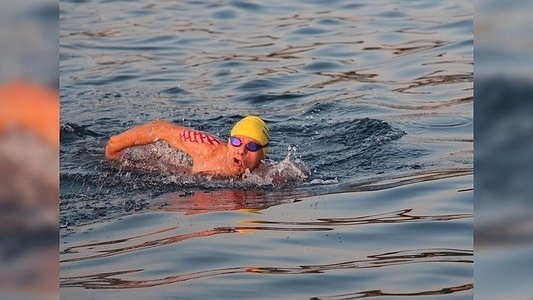 Пловец из Екатеринбурга проплыл 30 километров по открытому морю за 10 часов