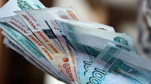 Главная картинка новости: Сколько получали в СССР в переводе на наши деньги: вот на что реально хватало зарплаты – почувствуйте контраст