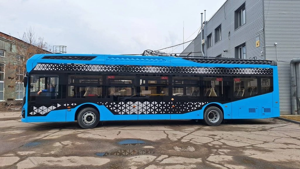 Главная картинка новости: Екатеринбург тестирует новый низкопольный троллейбус «Адмирал» с современными технологиями