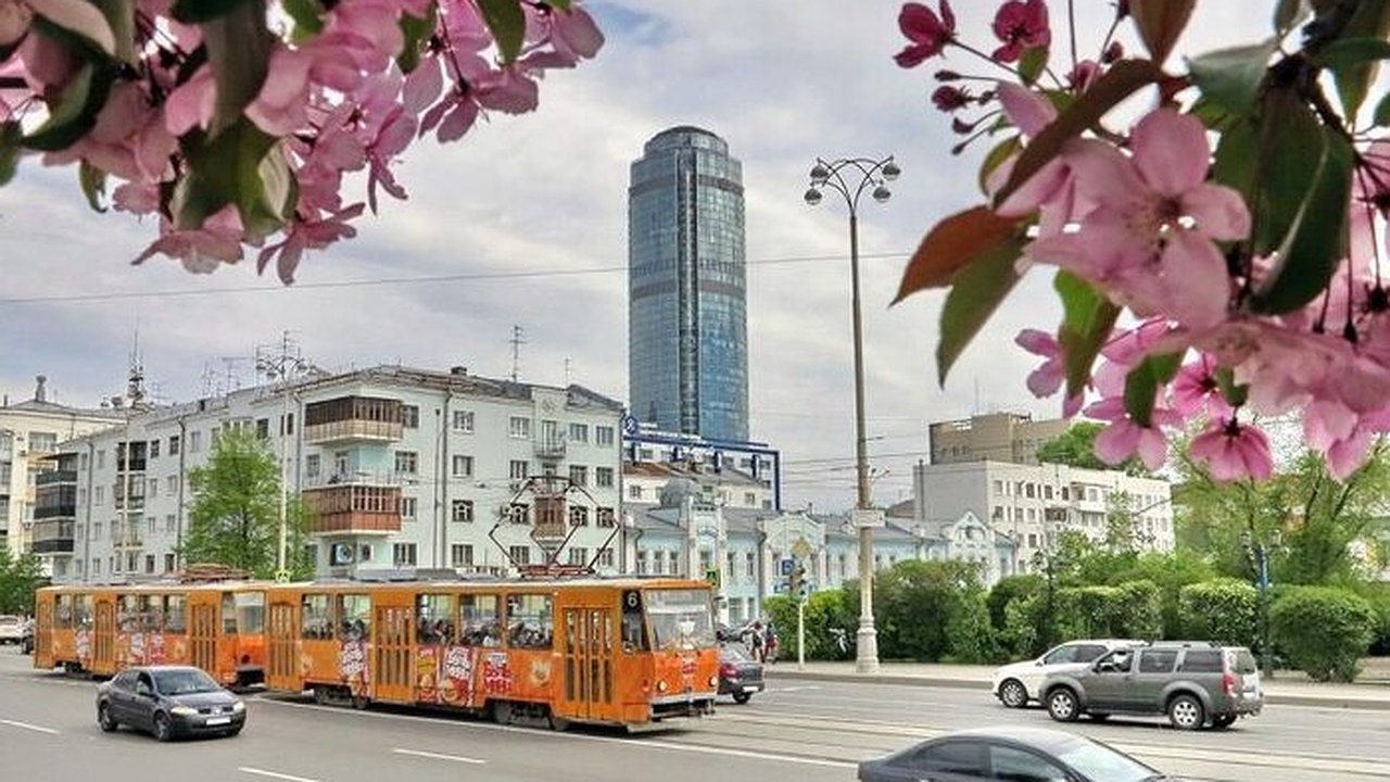 Главная картинка новости: До +27: экстренная жара придёт в Свердловскую область