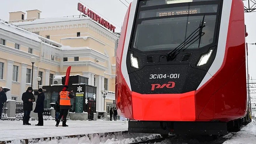 Недолго радовались: полностью российский электропоезд «Финист» сломался на выезде из Нижнего Тагила