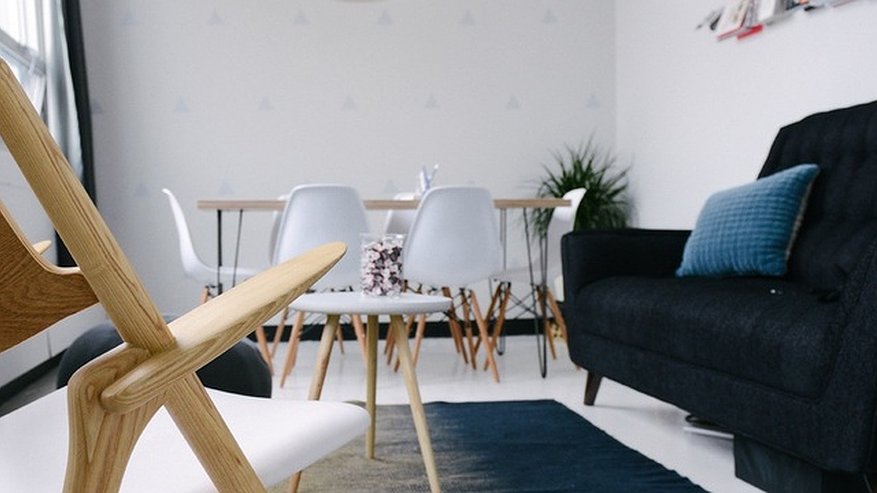 Выкиньте диван из гостиной: дизайнер дала бесценный совет